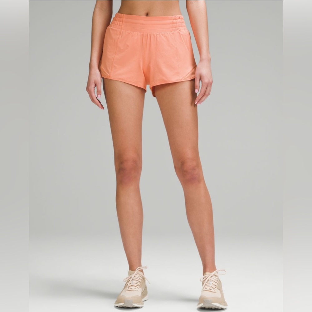 Lululemon Hotty Hot High- Rise Lined Short 2.5”